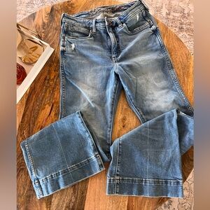 Wrangler Bell Bottom Jeans